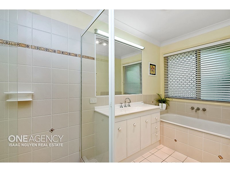 9 Banjo Pl, Springfield QLD 4300