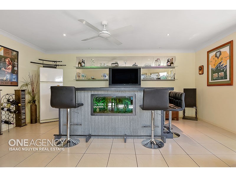 9 Banjo Pl, Springfield QLD 4300