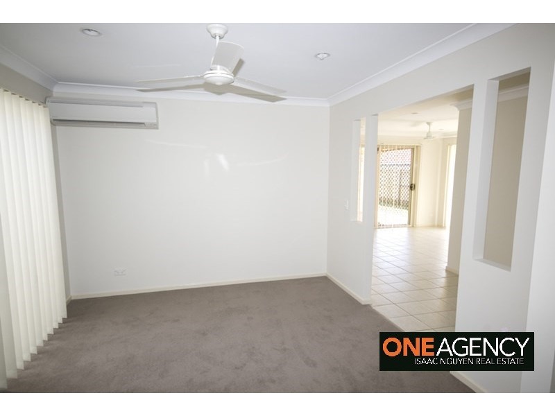 18 Mannix Place, Forest Lake QLD 4078