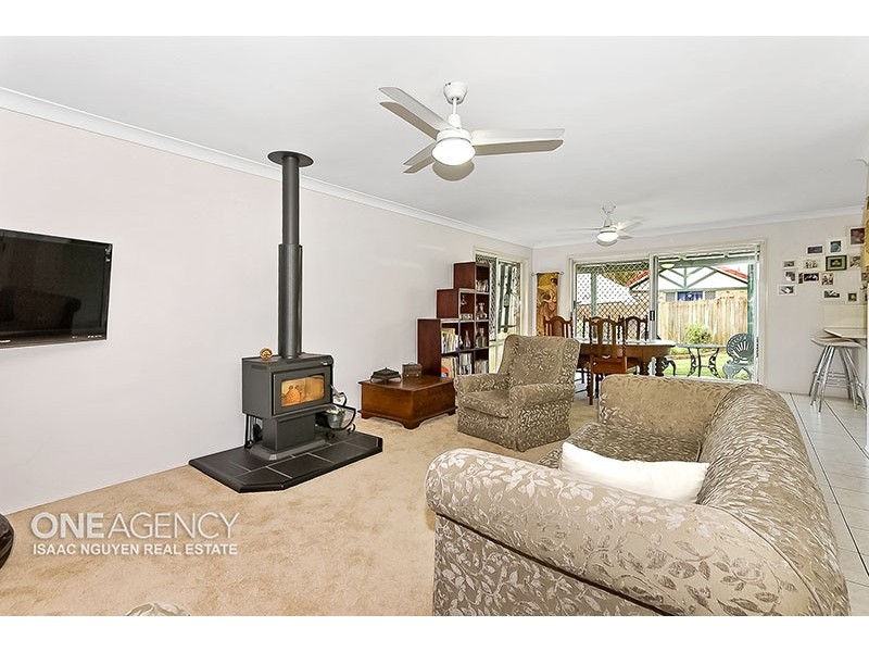 8 Mahogany Place, Forest Lake QLD 4078