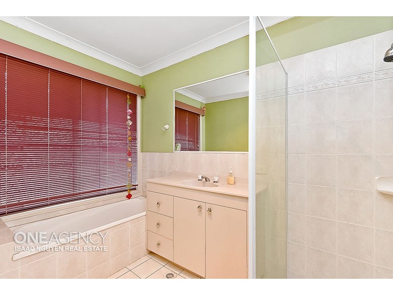 8 Mahogany Place, Forest Lake QLD 4078