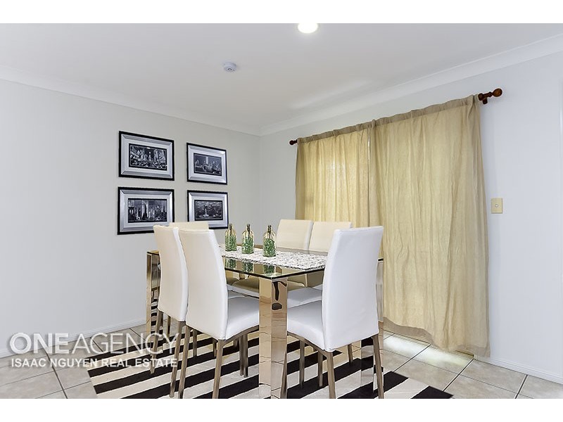 11 Napier Pl, Forest Lake QLD 4078