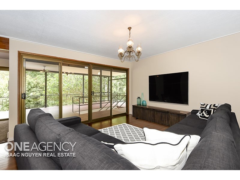 21 Durness Street, Kenmore QLD 4069