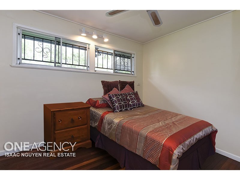 21 Durness Street, Kenmore QLD 4069