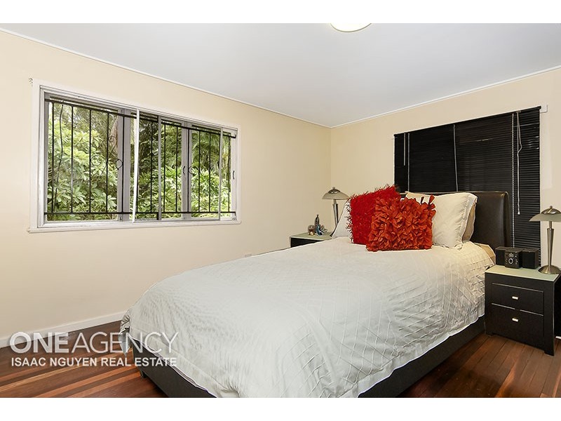 21 Durness Street, Kenmore QLD 4069