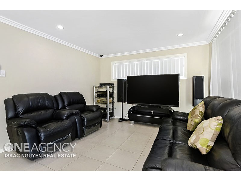 12 Drewett Avenue, Redbank Plains QLD 4301