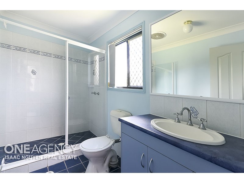 6 Hawthorne Street, Forest Lake QLD 4078