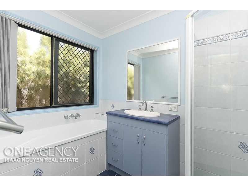 6 Hawthorne Street, Forest Lake QLD 4078