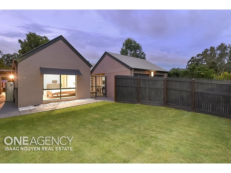 16 Settlers Circuit, Forest Lake QLD 4078