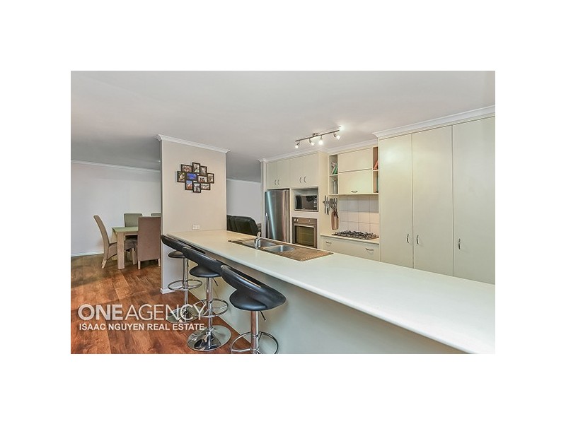 16 Settlers Circuit, Forest Lake QLD 4078