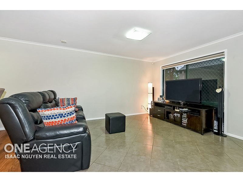16 Settlers Circuit, Forest Lake QLD 4078