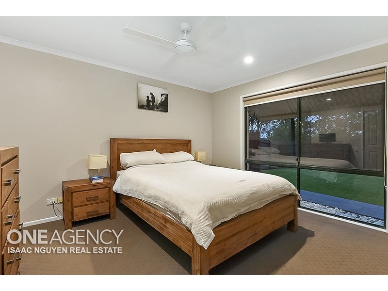 16 Settlers Circuit, Forest Lake QLD 4078