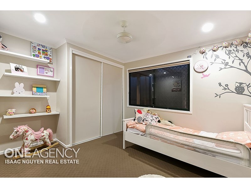 16 Settlers Circuit, Forest Lake QLD 4078