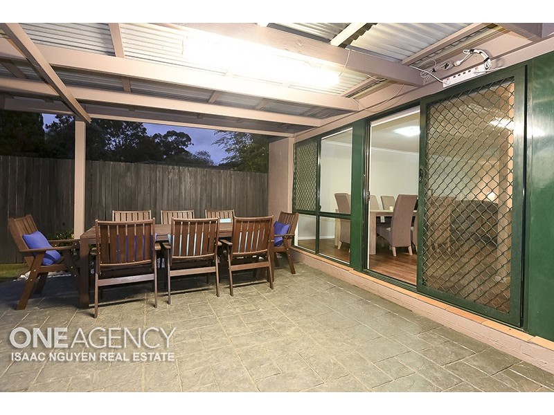 16 Settlers Circuit, Forest Lake QLD 4078