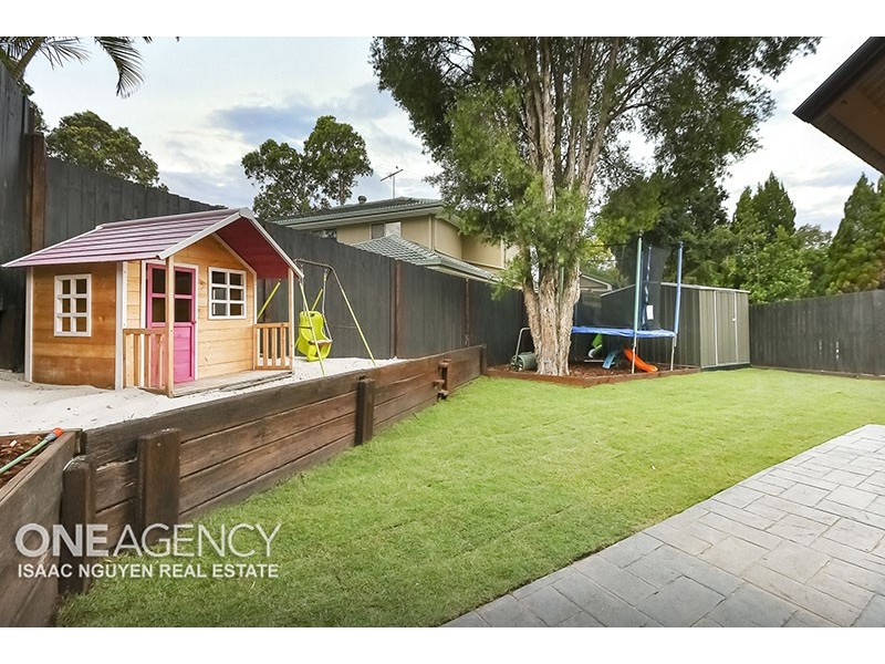 16 Settlers Circuit, Forest Lake QLD 4078