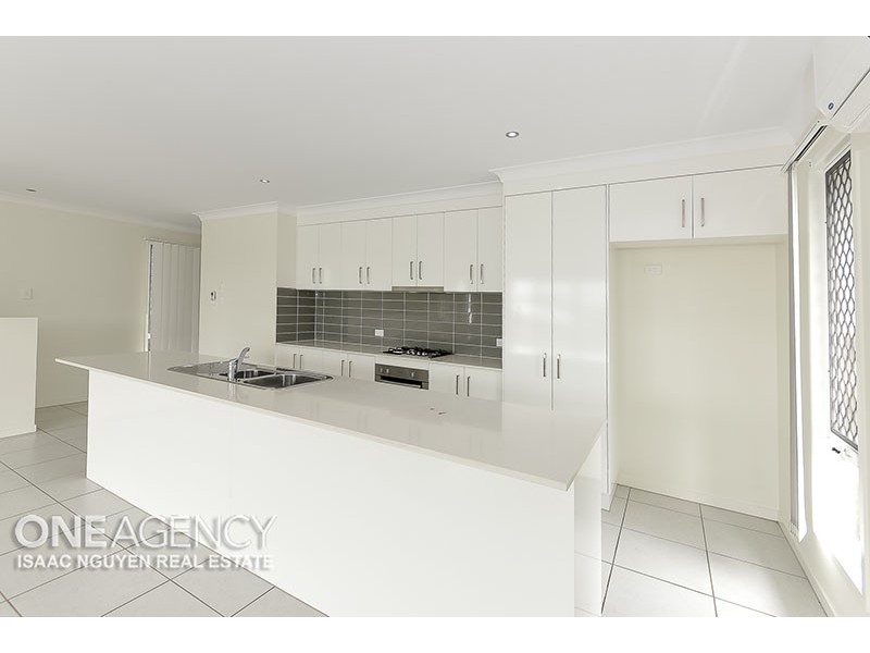 40 Brock Dr, Springfield Lakes QLD 4300