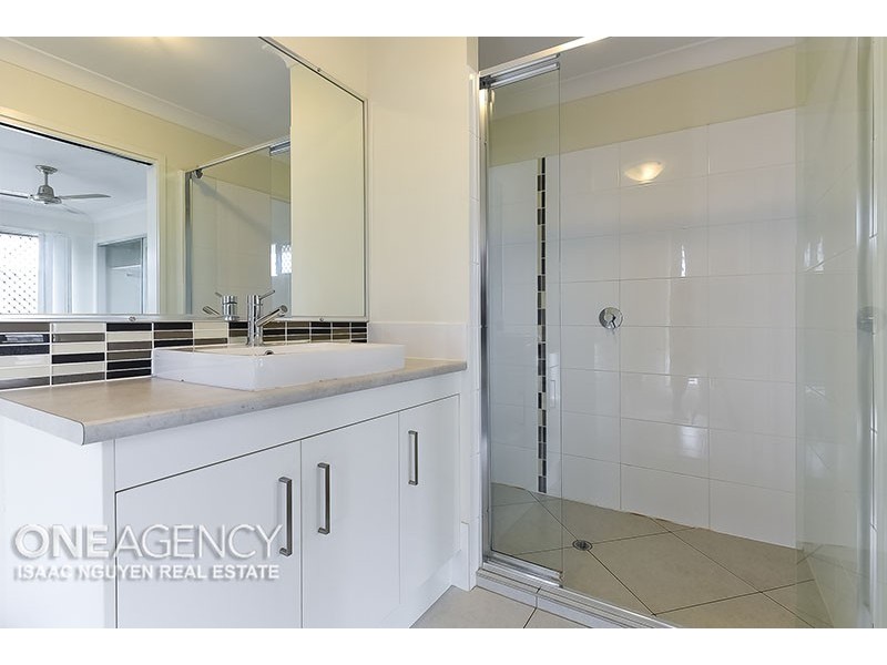 40 Brock Dr, Springfield Lakes QLD 4300