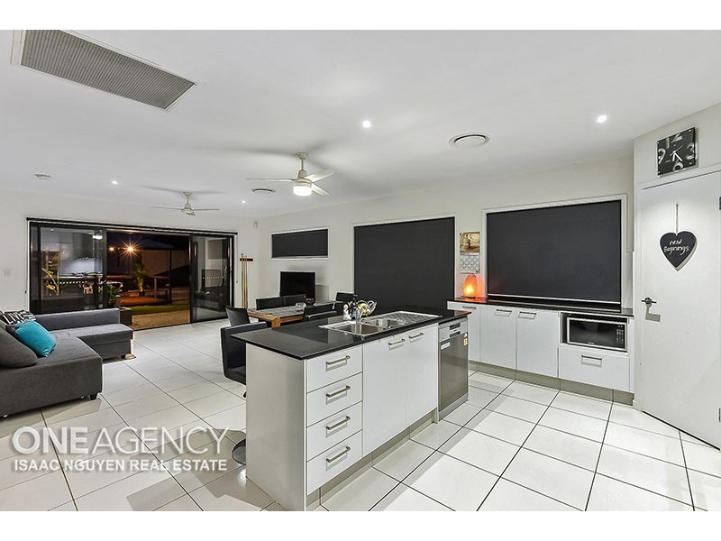 13 Penglase Place, Doolandella QLD 4077
