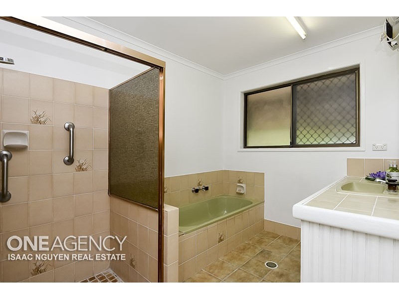 6 Min Min Court, Durack QLD 4077