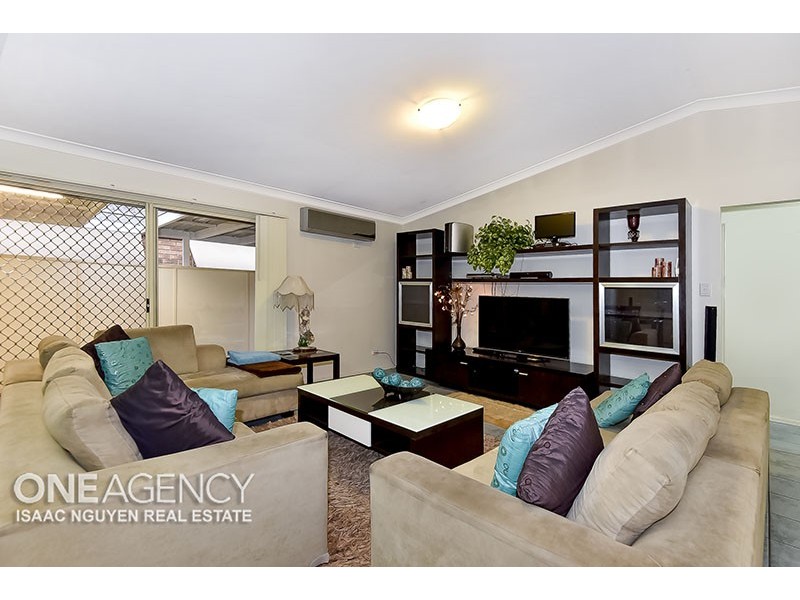 23 Starr Street, Forest Lake QLD 4078