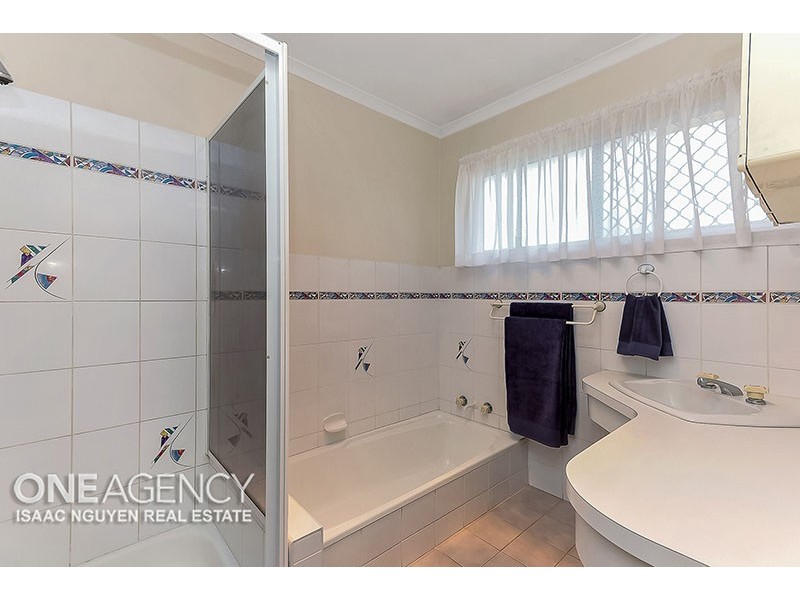 42 Tinaroo St, Durack QLD 4077