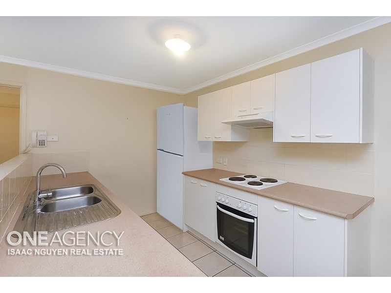 10/17 Gibbs St, Churchill QLD 4305