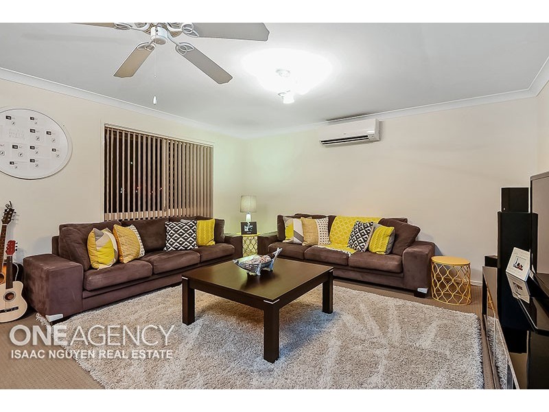 127 Clarendon Circuit, Forest Lake QLD 4078