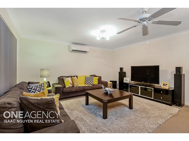 127 Clarendon Circuit, Forest Lake QLD 4078