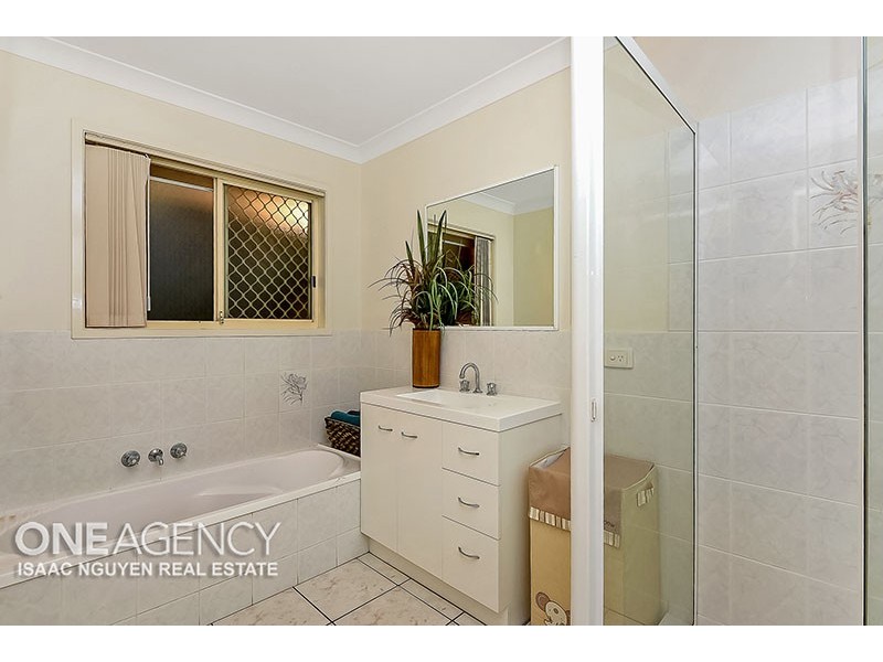 127 Clarendon Circuit, Forest Lake QLD 4078