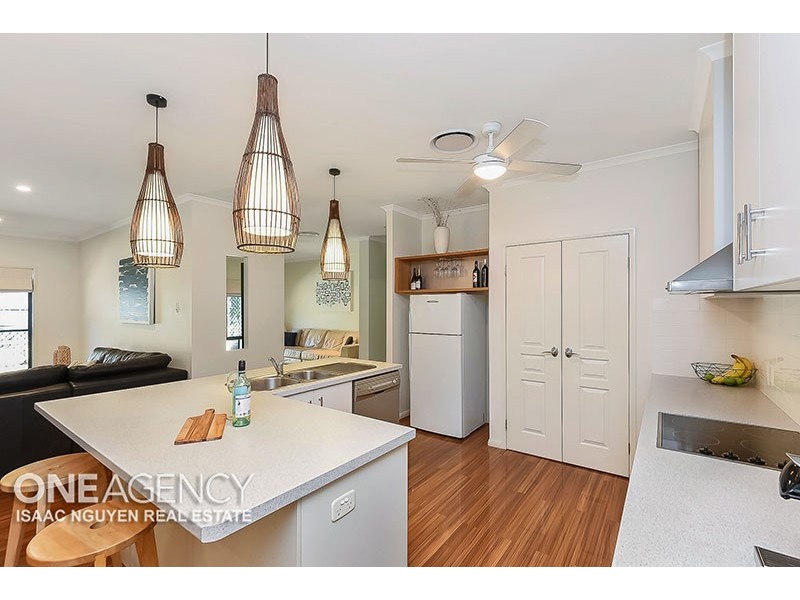 45 Hinchinbrook Cct, Forest Lake QLD 4078