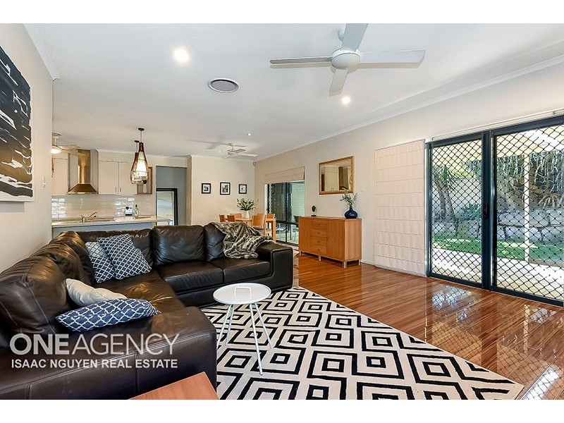 45 Hinchinbrook Cct, Forest Lake QLD 4078