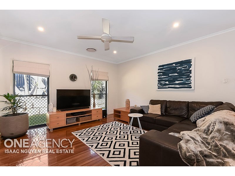 45 Hinchinbrook Cct, Forest Lake QLD 4078