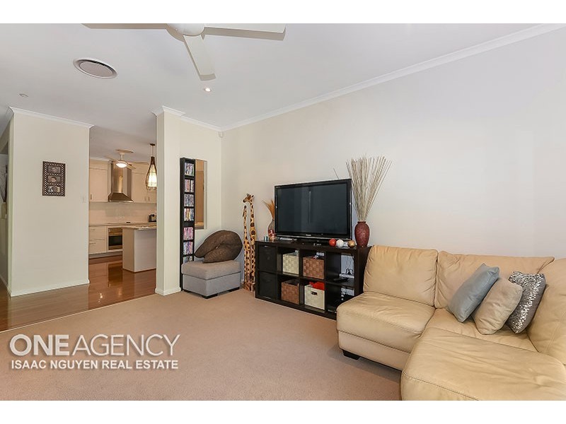 45 Hinchinbrook Cct, Forest Lake QLD 4078