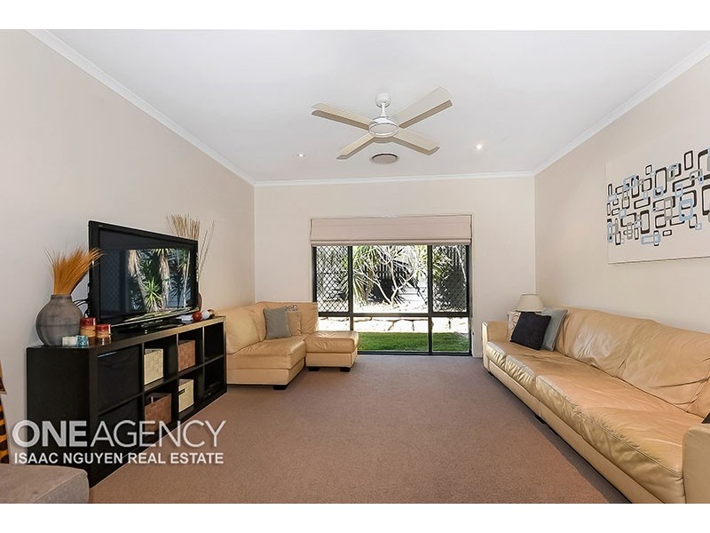 45 Hinchinbrook Cct, Forest Lake QLD 4078