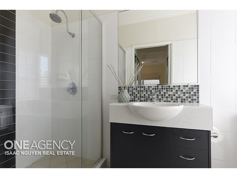 45 Hinchinbrook Cct, Forest Lake QLD 4078