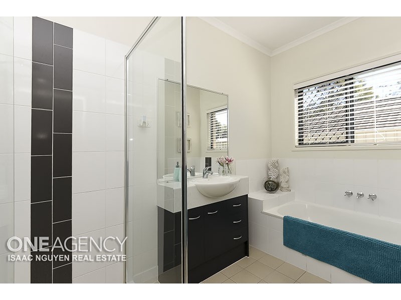 45 Hinchinbrook Cct, Forest Lake QLD 4078