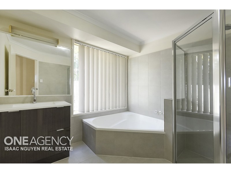 64 Tansey Drive, Tanah Merah QLD 4128