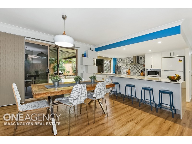 19 Leyburn Cres, Forest Lake QLD 4078
