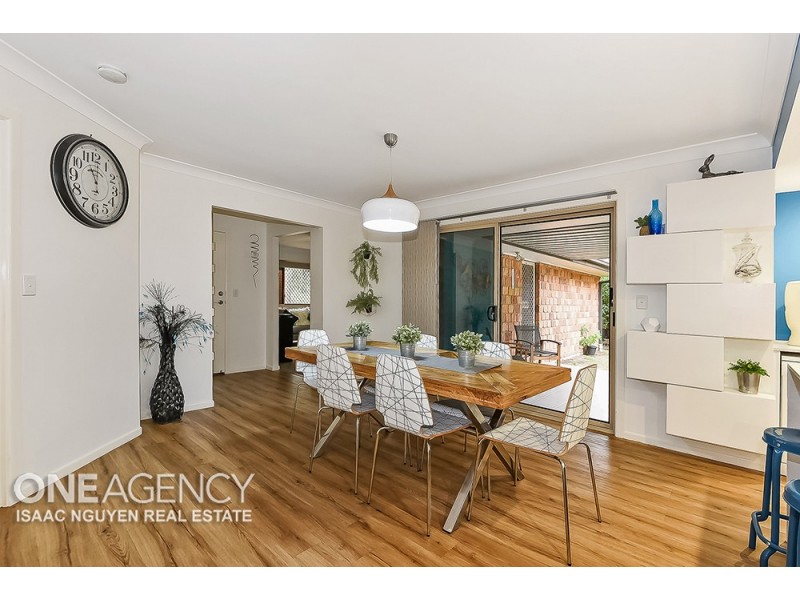 19 Leyburn Cres, Forest Lake QLD 4078