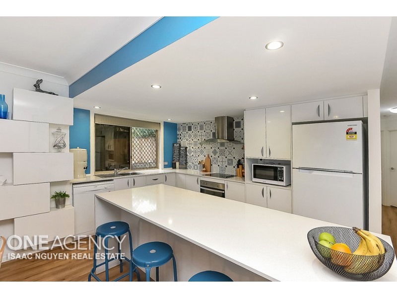 19 Leyburn Cres, Forest Lake QLD 4078
