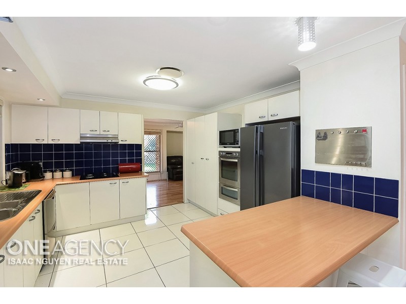 3 Springfield Pl, Forest Lake QLD 4078