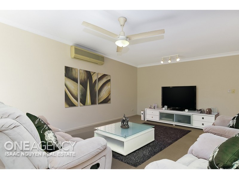 52 Acorn Street, Forest Lake QLD 4078