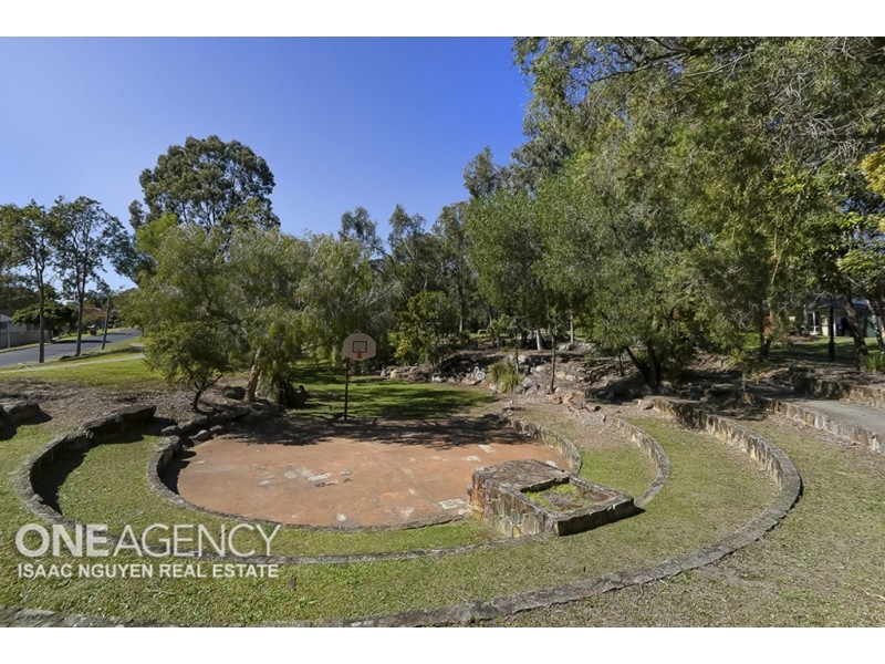 52 Acorn Street, Forest Lake QLD 4078