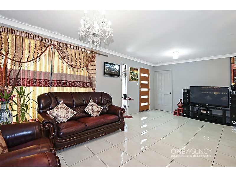 29 Dinnigan Cres, Durack QLD 4077