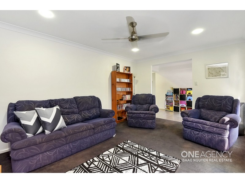 45 Christopher Pl, Sinnamon Park QLD 4073