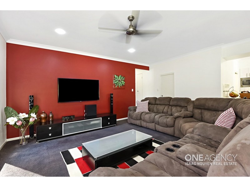 45 Christopher Pl, Sinnamon Park QLD 4073