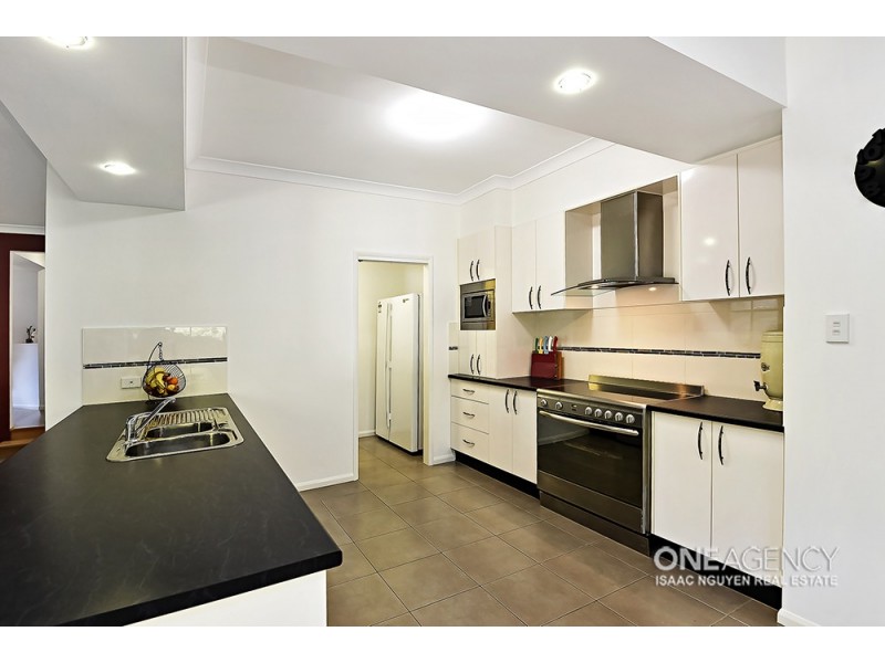 45 Christopher Pl, Sinnamon Park QLD 4073