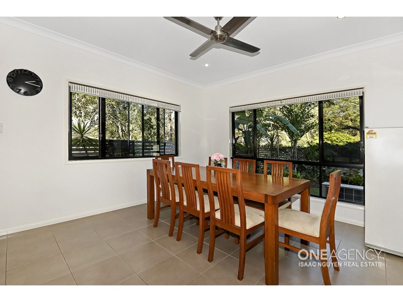 45 Christopher Pl, Sinnamon Park QLD 4073