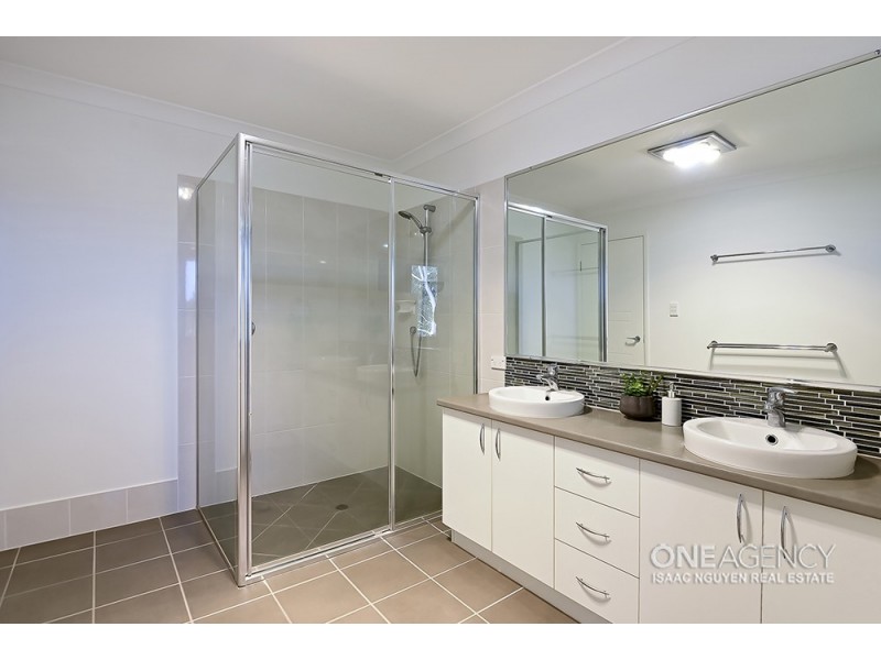 45 Christopher Pl, Sinnamon Park QLD 4073