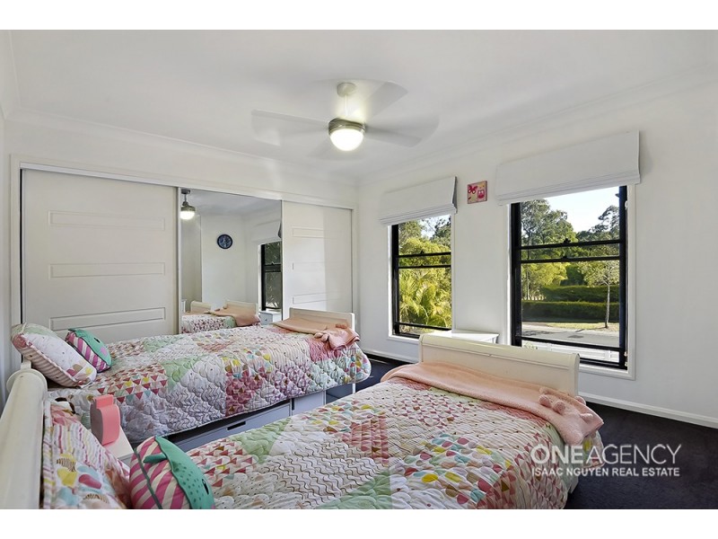 45 Christopher Pl, Sinnamon Park QLD 4073